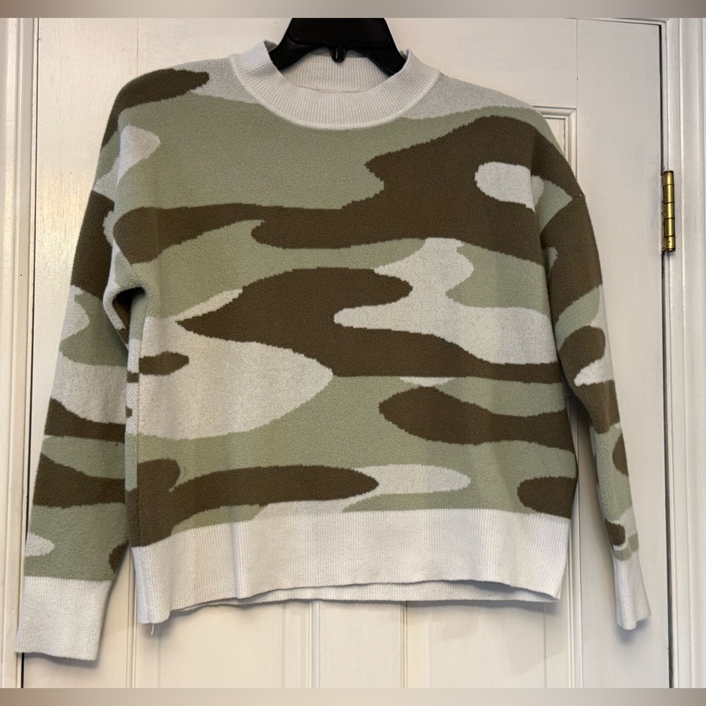Camouflage‎ Patterned Women's Sweatshirt